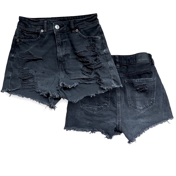 Ripped Black Jean shorts with distraction details. American Eagle size 00 - Picture 2 of 11
